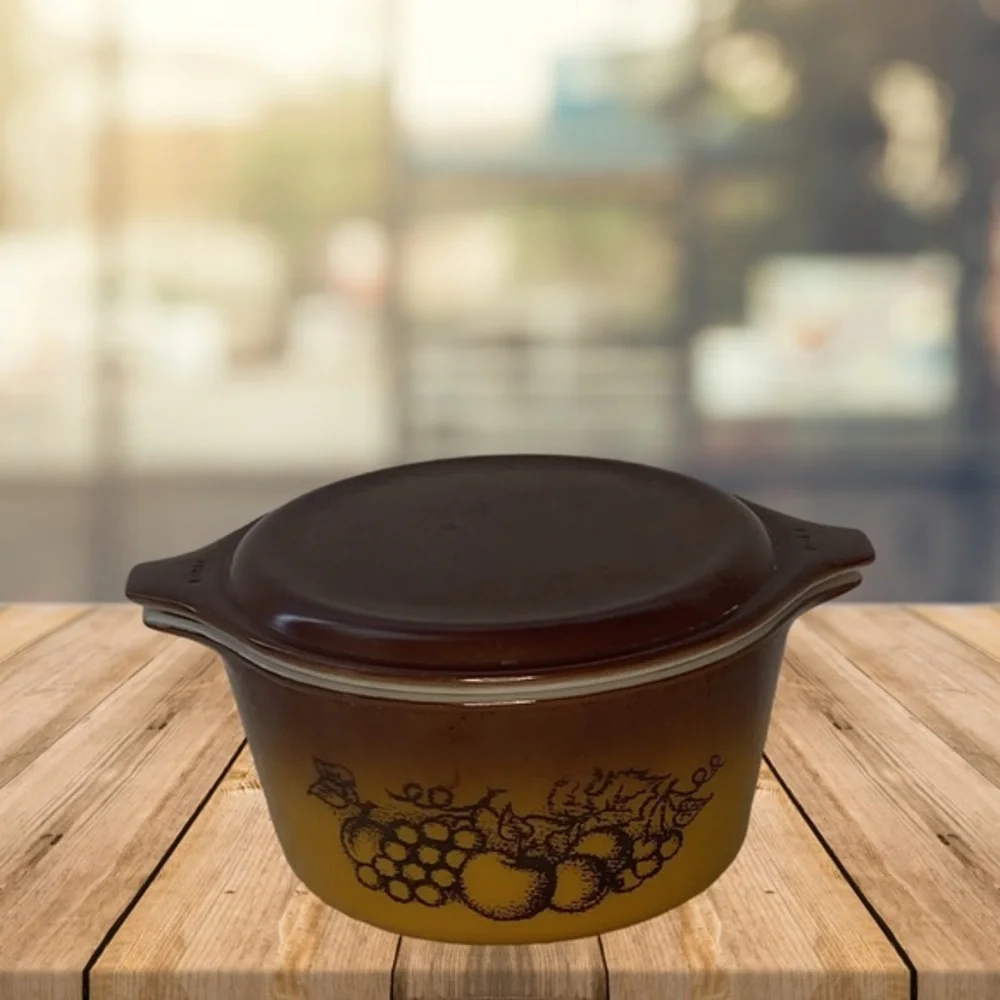 Vintage Pyrex‎ Old Orchard Butterscotch Brown 1 Quart Casserole with Lid